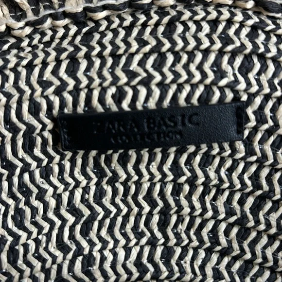 Zara purse- black and cream-black handles – straw - Picture 4 of 6